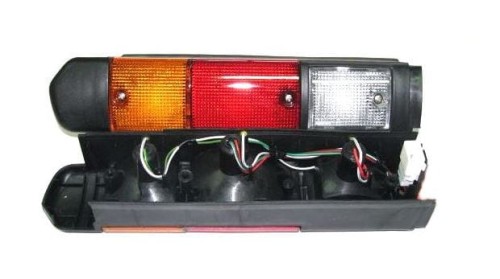 lampa tylna prawa 3 funkcje e0040747 toyota seria 7 12v