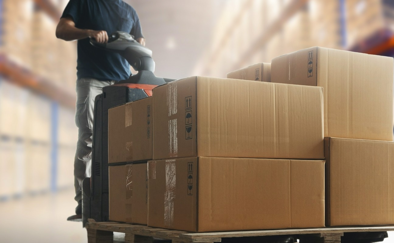 Jak dopasować niezawodny sprzęt do sprawnego transportu magazynowego?